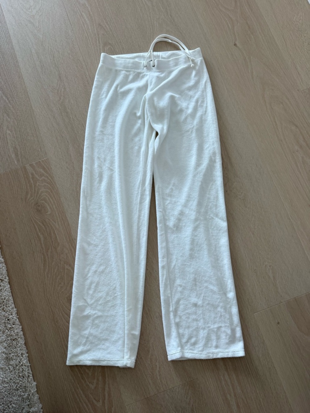 Juicy Couture White Cotton Blend Lounge Pants with Pink Logo Patch